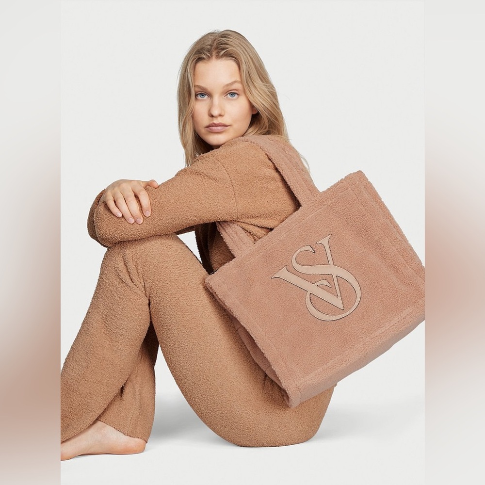 Victoria’s Secret Large Cozy Plush Sherpa Tote Bag